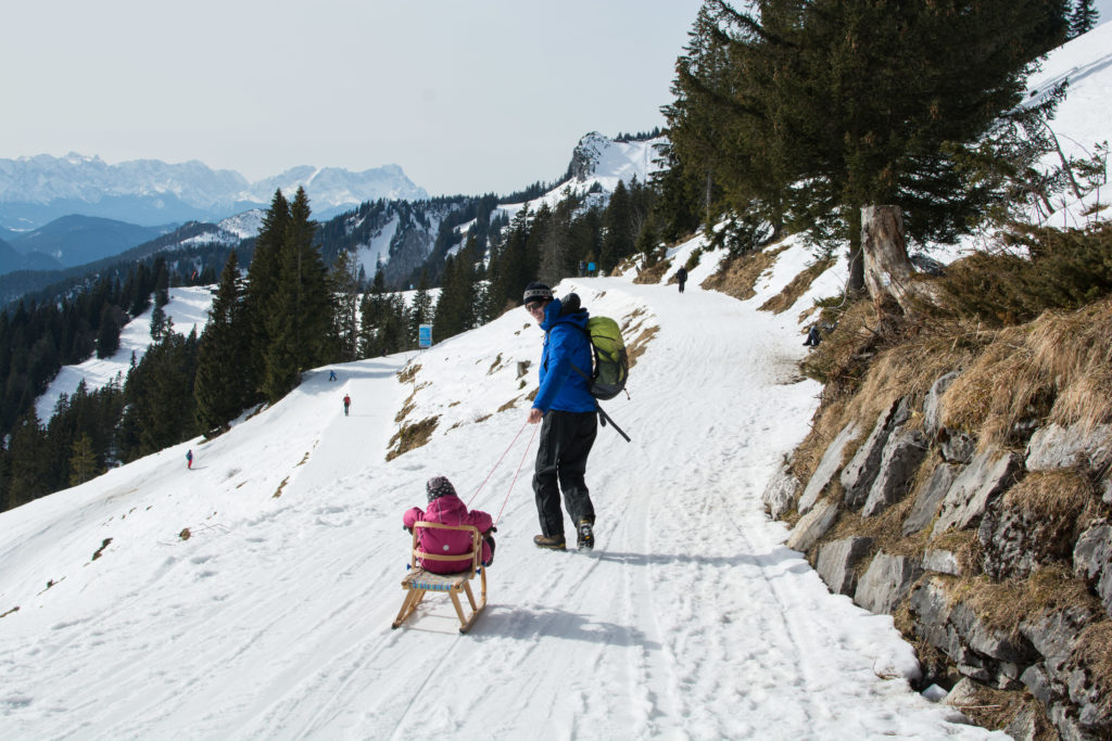 Winterwanderung mit Baby und Kleinkind am Brauneck