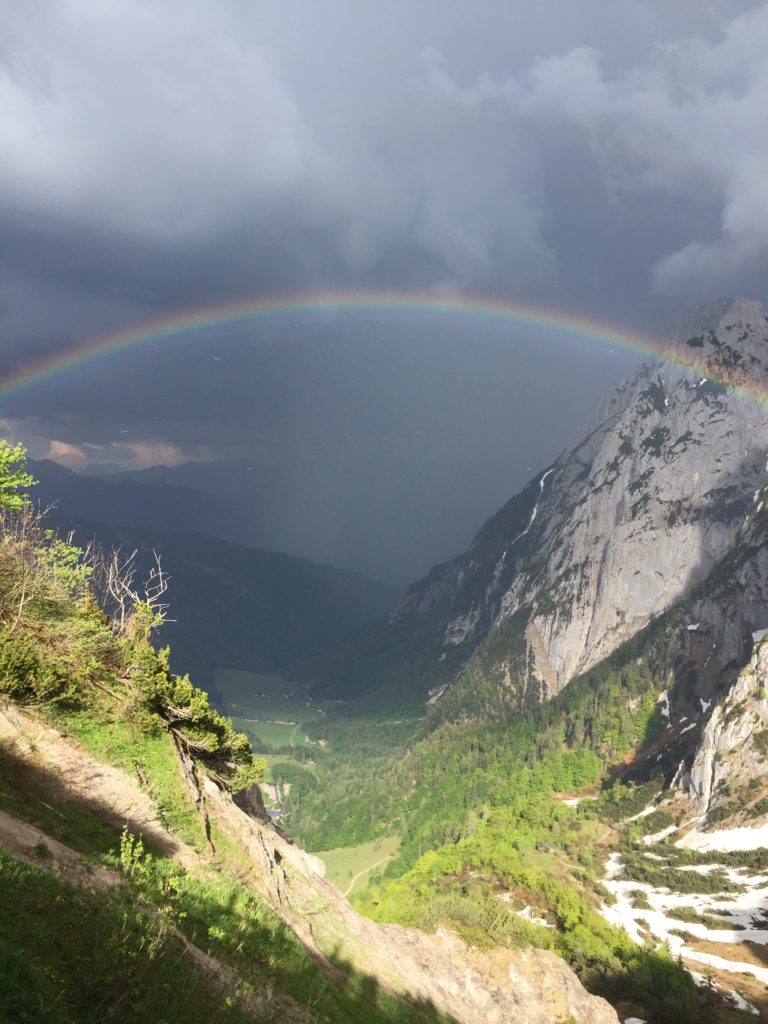 Regenbogen über dem Kaiserbachtal