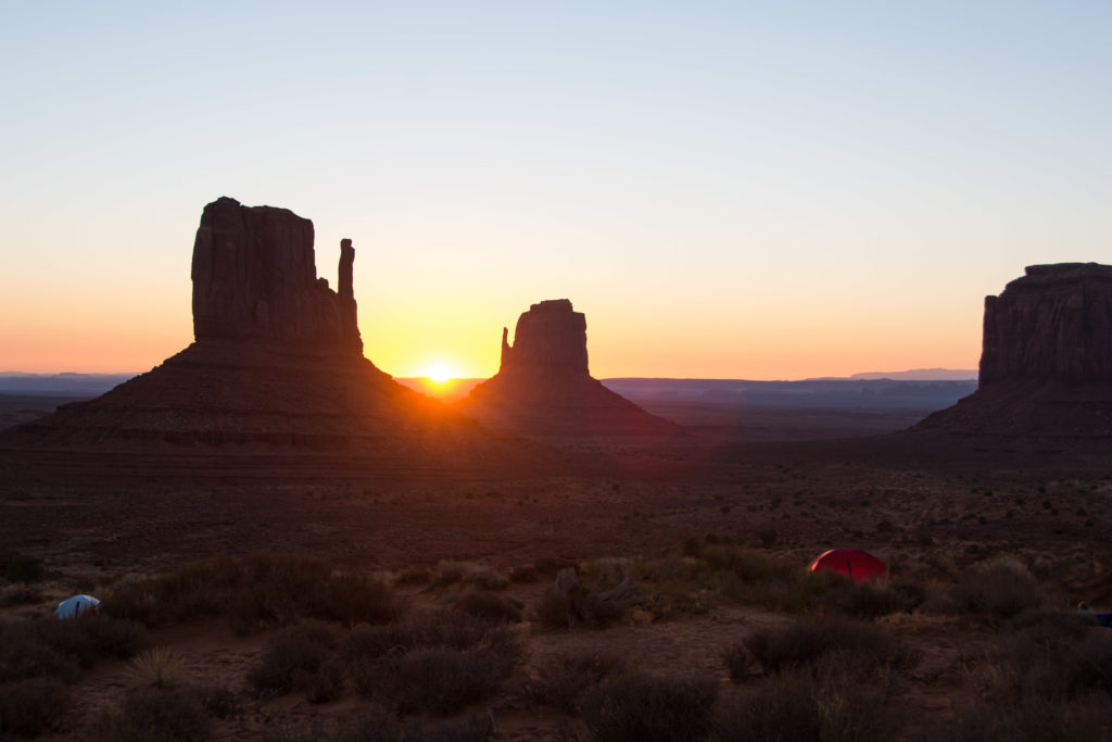 Sonnenaufgang im Monument Valley.